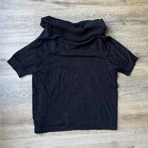 Shirtsleeve cowl neck sweater black